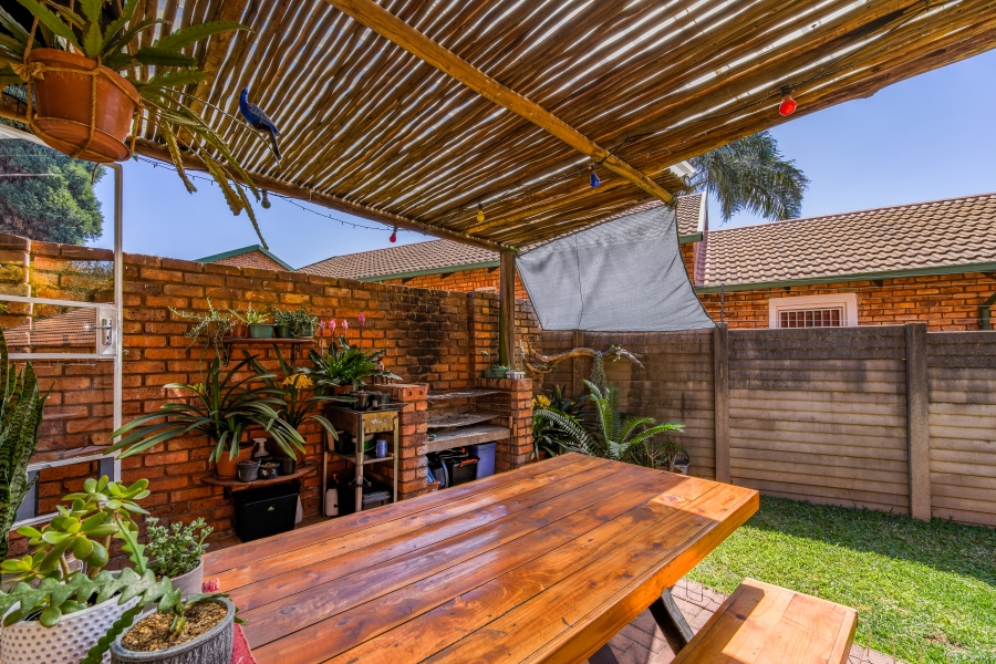 2 Bedroom Property for Sale in Garsfontein Gauteng