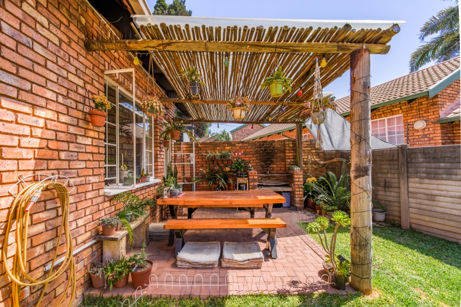 2 Bedroom Property for Sale in Garsfontein Gauteng