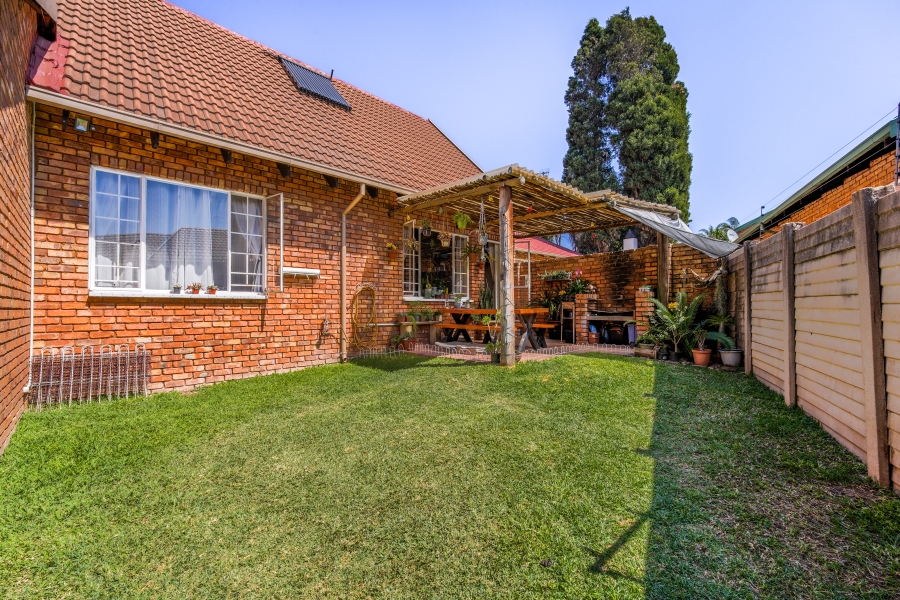 2 Bedroom Property for Sale in Garsfontein Gauteng