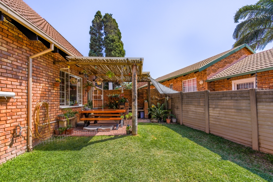 2 Bedroom Property for Sale in Garsfontein Gauteng