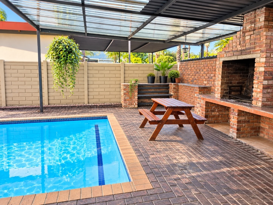 3 Bedroom Property for Sale in Brackendowns Gauteng