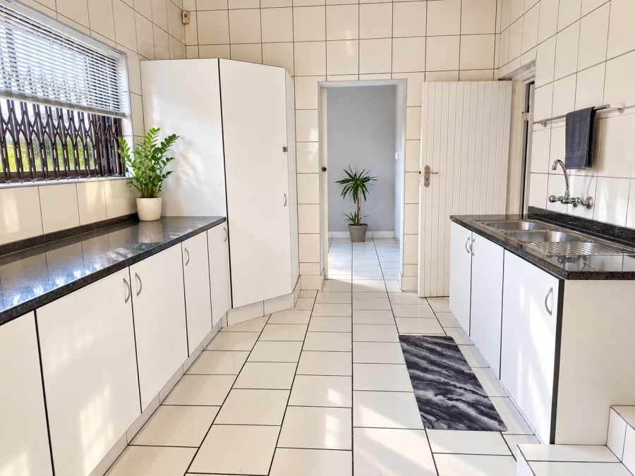 3 Bedroom Property for Sale in Brackendowns Gauteng