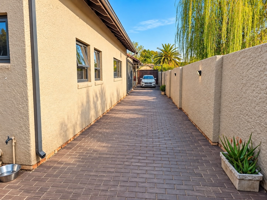 3 Bedroom Property for Sale in Brackendowns Gauteng