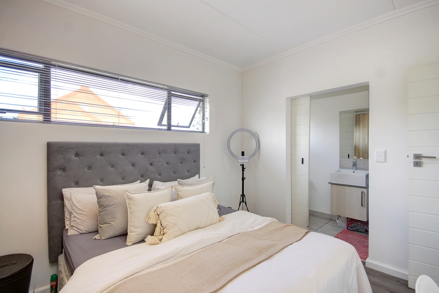 2 Bedroom Property for Sale in Rivonia Gauteng