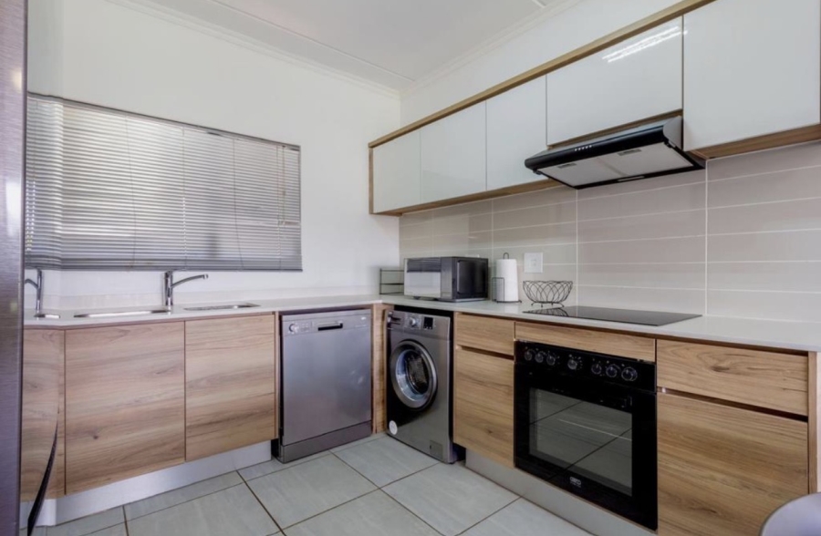 To Let 2 Bedroom Property for Rent in Waterfall Gauteng