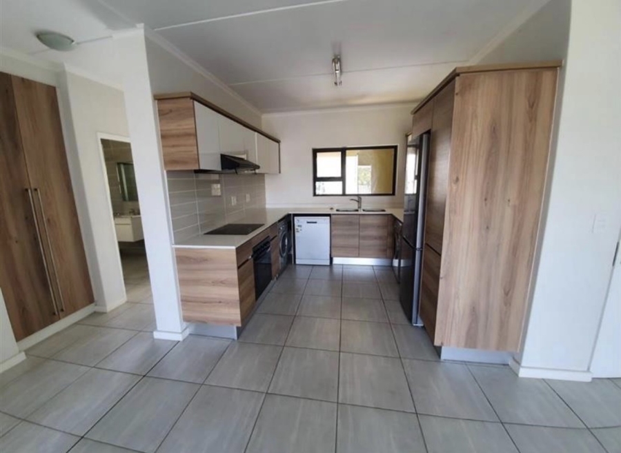 To Let 2 Bedroom Property for Rent in Waterfall Gauteng