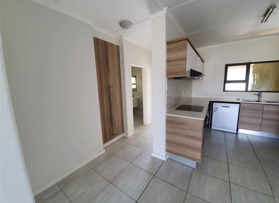 To Let 2 Bedroom Property for Rent in Waterfall Gauteng