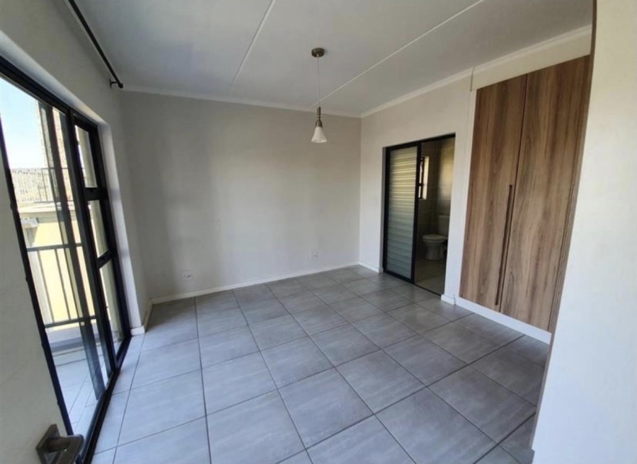 To Let 2 Bedroom Property for Rent in Waterfall Gauteng