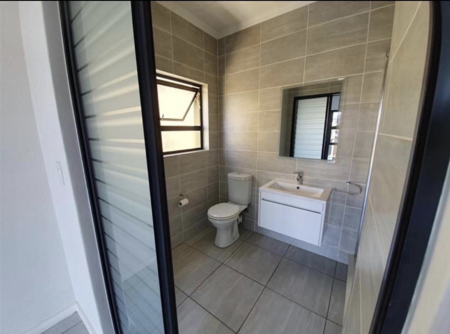 To Let 2 Bedroom Property for Rent in Waterfall Gauteng