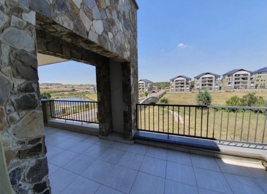 To Let 2 Bedroom Property for Rent in Waterfall Gauteng