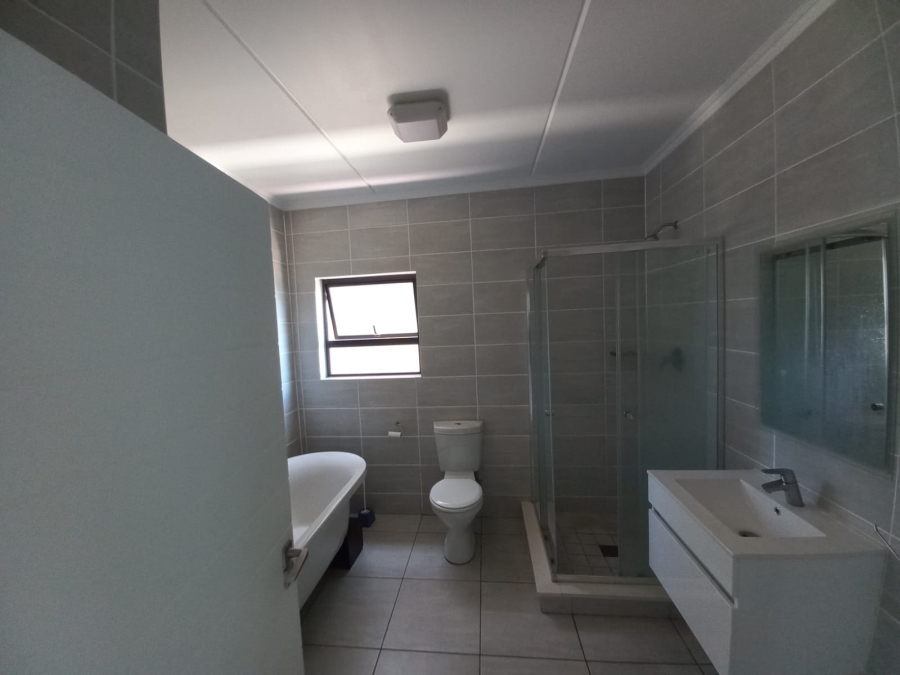 To Let 2 Bedroom Property for Rent in Waterfall Gauteng