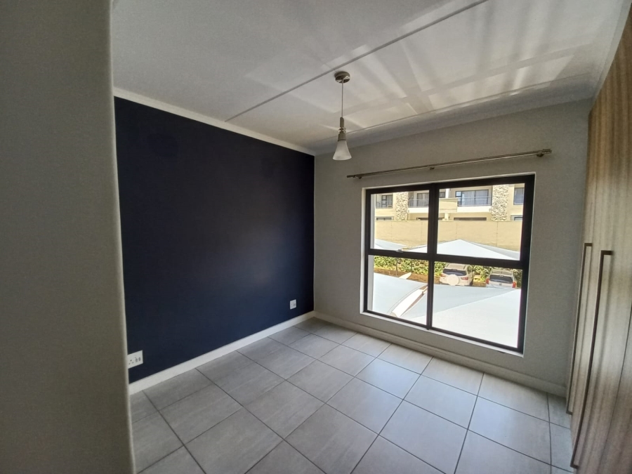 To Let 2 Bedroom Property for Rent in Waterfall Gauteng