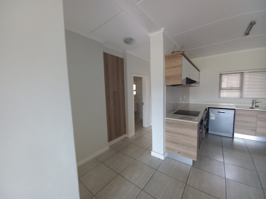 To Let 2 Bedroom Property for Rent in Waterfall Gauteng