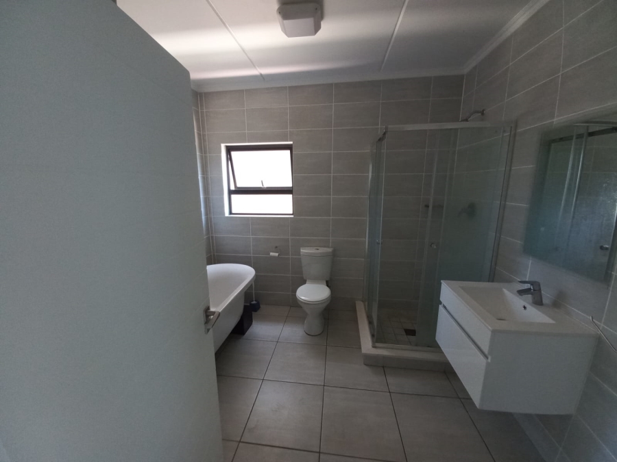 To Let 2 Bedroom Property for Rent in Waterfall Gauteng