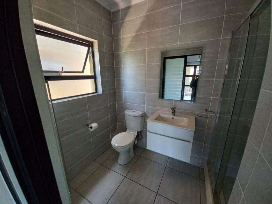 To Let 2 Bedroom Property for Rent in Waterfall Gauteng