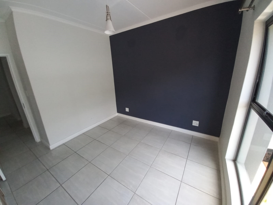 To Let 2 Bedroom Property for Rent in Waterfall Gauteng
