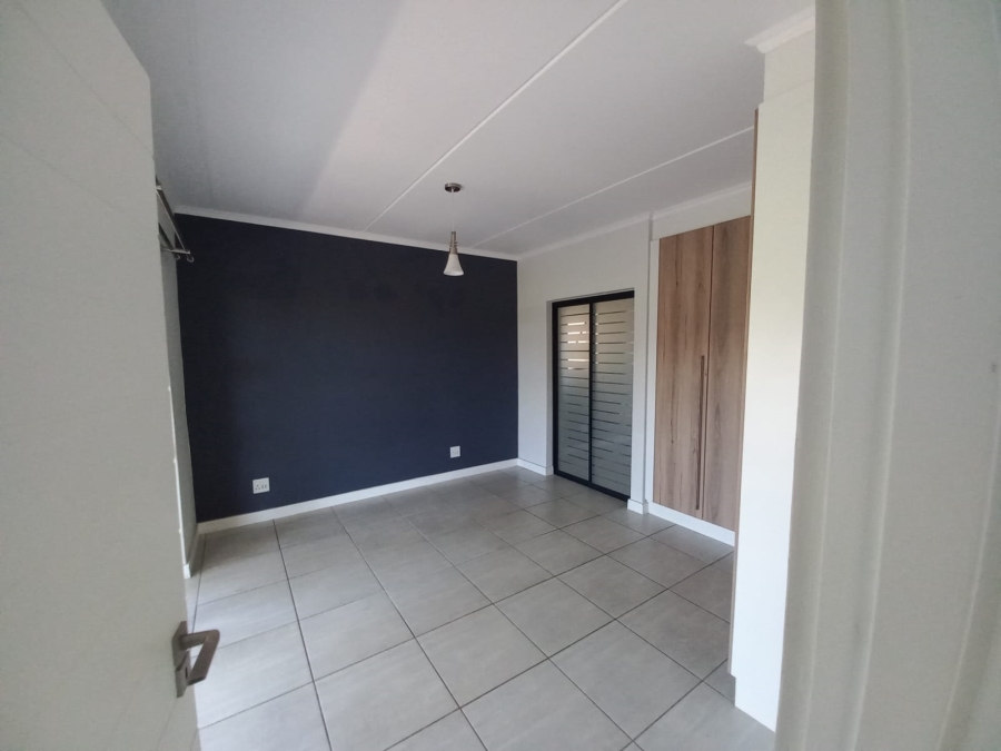 To Let 2 Bedroom Property for Rent in Waterfall Gauteng