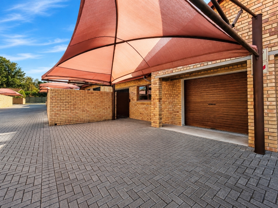 2 Bedroom Property for Sale in Three Rivers Gauteng