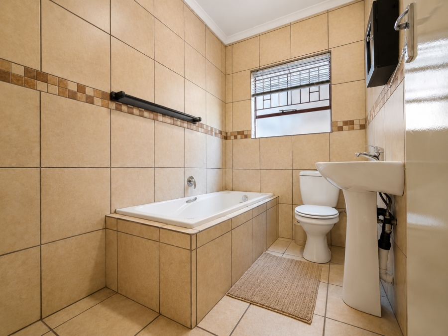 2 Bedroom Property for Sale in Three Rivers Gauteng