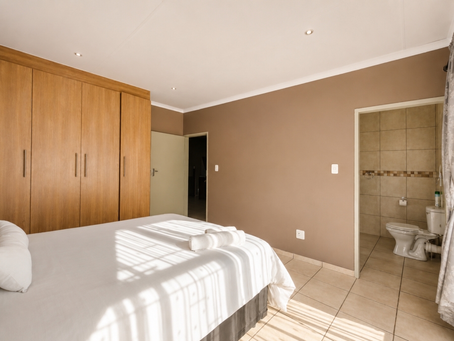 2 Bedroom Property for Sale in Three Rivers Gauteng