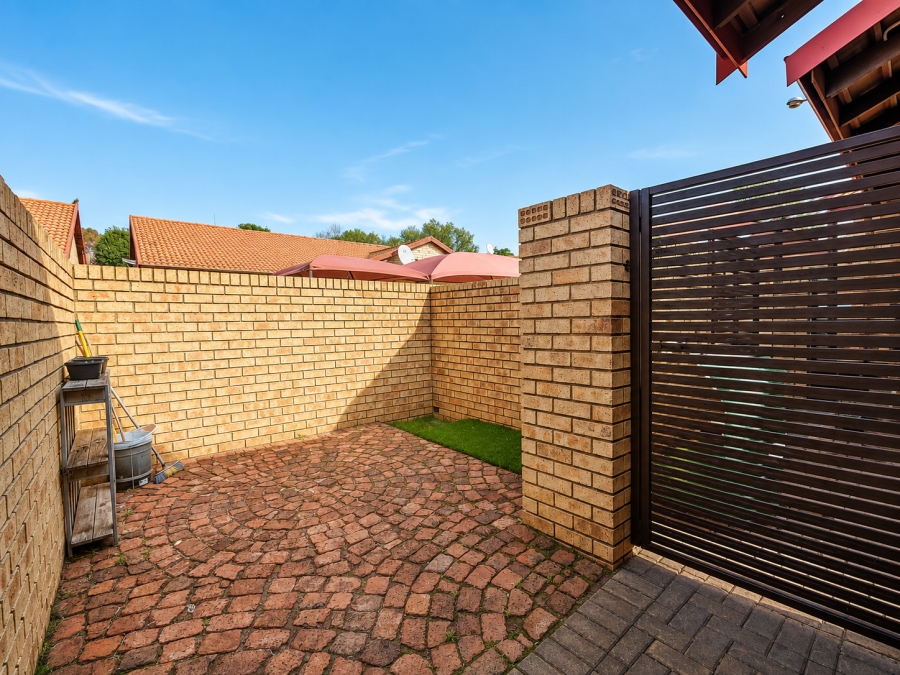 2 Bedroom Property for Sale in Three Rivers Gauteng