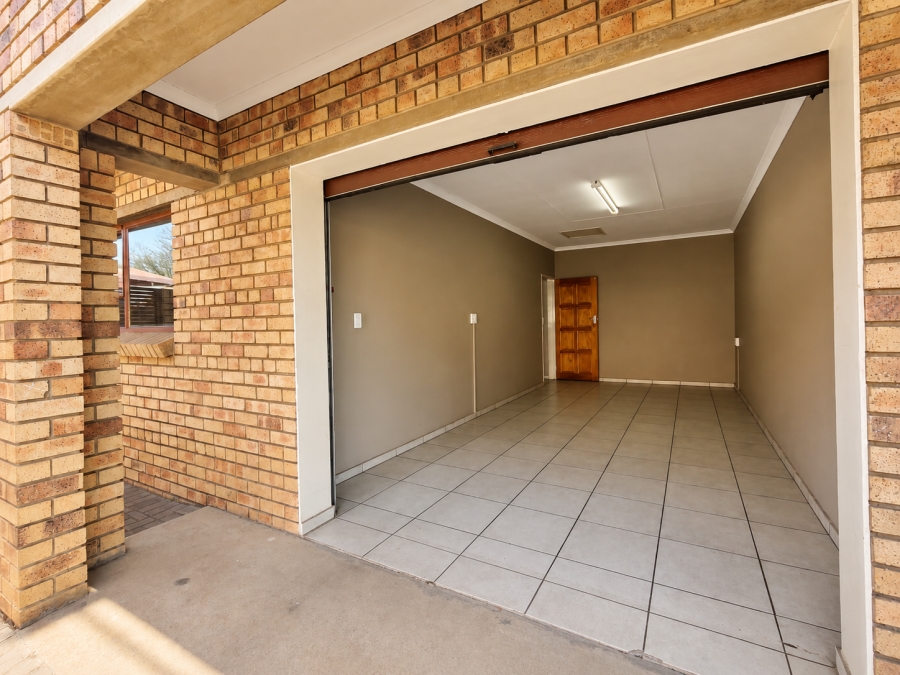 2 Bedroom Property for Sale in Three Rivers Gauteng