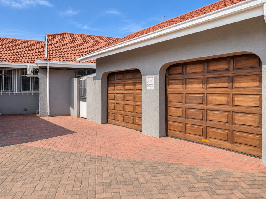 2 Bedroom Property for Sale in Three Rivers Gauteng