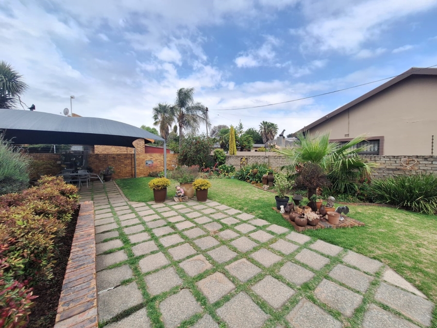 3 Bedroom Property for Sale in Vanderbijlpark Sw 2 Gauteng