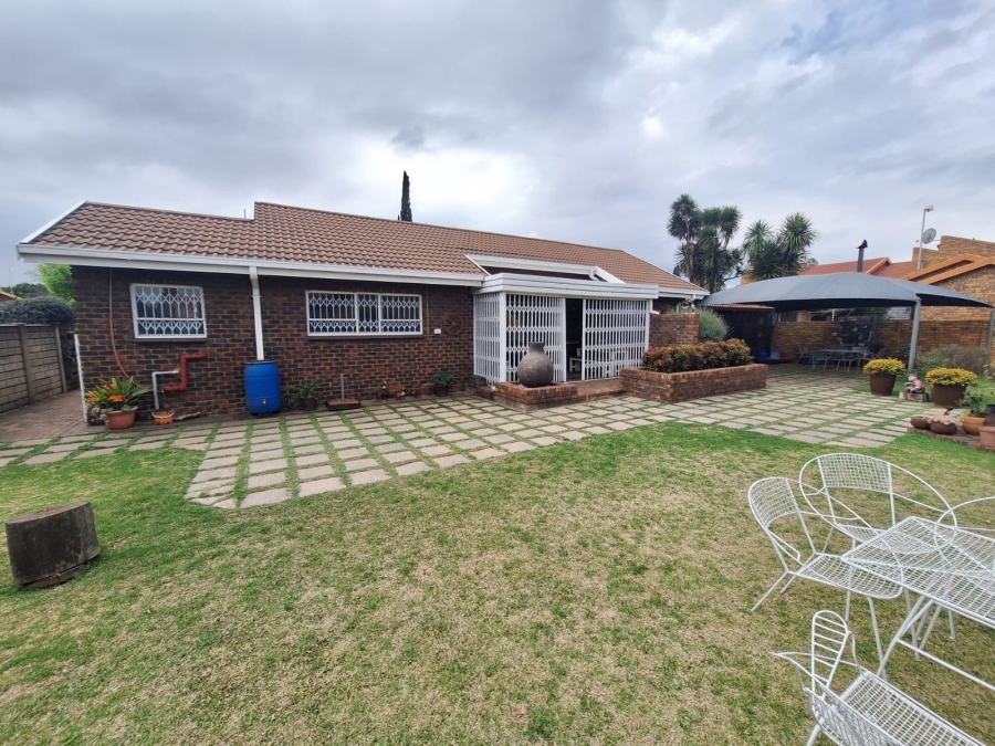 3 Bedroom Property for Sale in Vanderbijlpark Sw 2 Gauteng