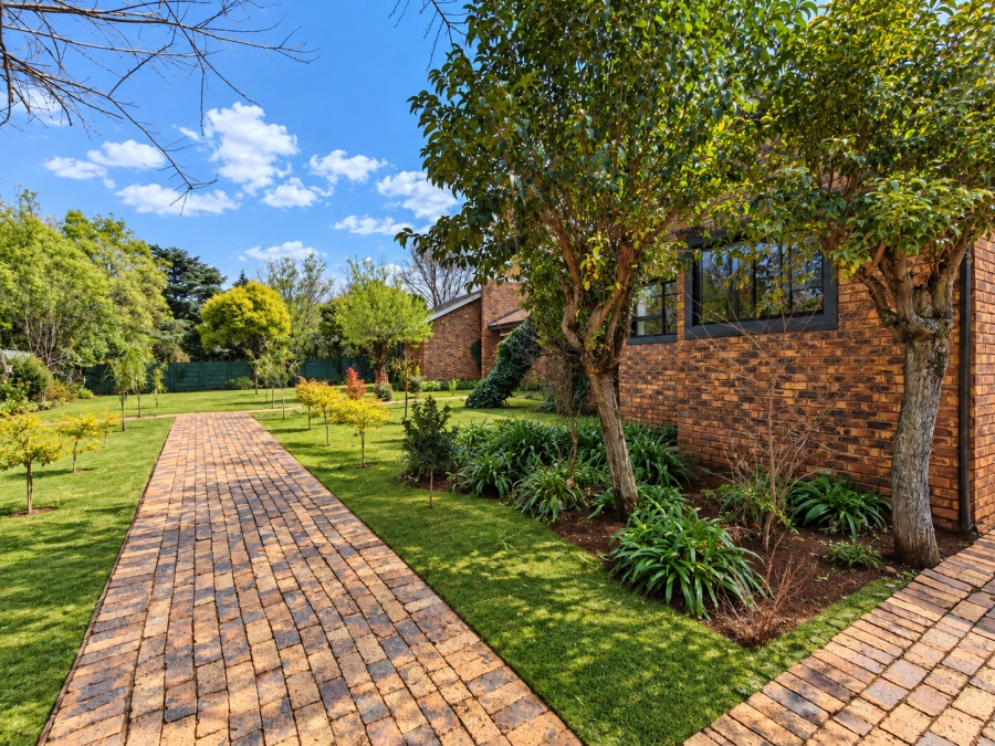 4 Bedroom Property for Sale in Three Rivers Proper Gauteng