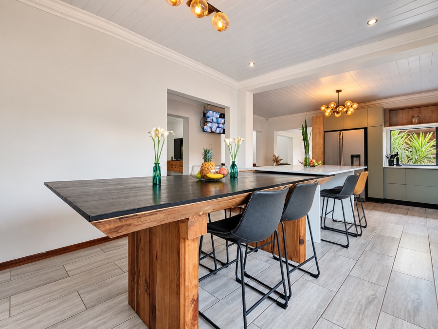 4 Bedroom Property for Sale in Three Rivers Proper Gauteng