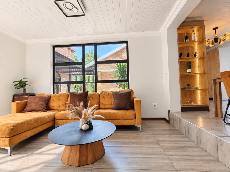 4 Bedroom Property for Sale in Three Rivers Proper Gauteng