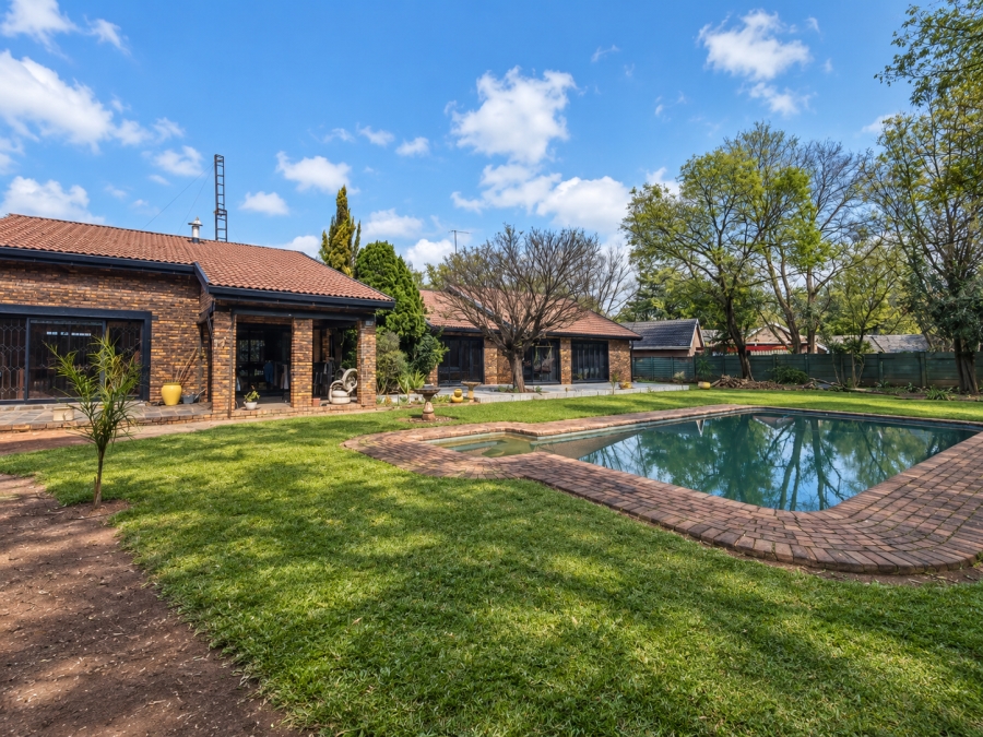 4 Bedroom Property for Sale in Three Rivers Proper Gauteng