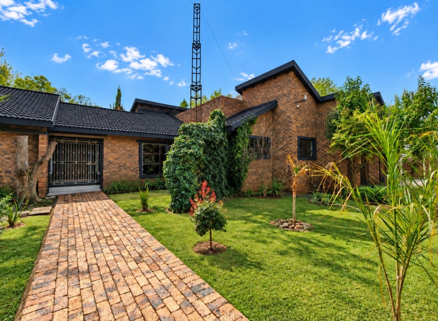 4 Bedroom Property for Sale in Three Rivers Proper Gauteng