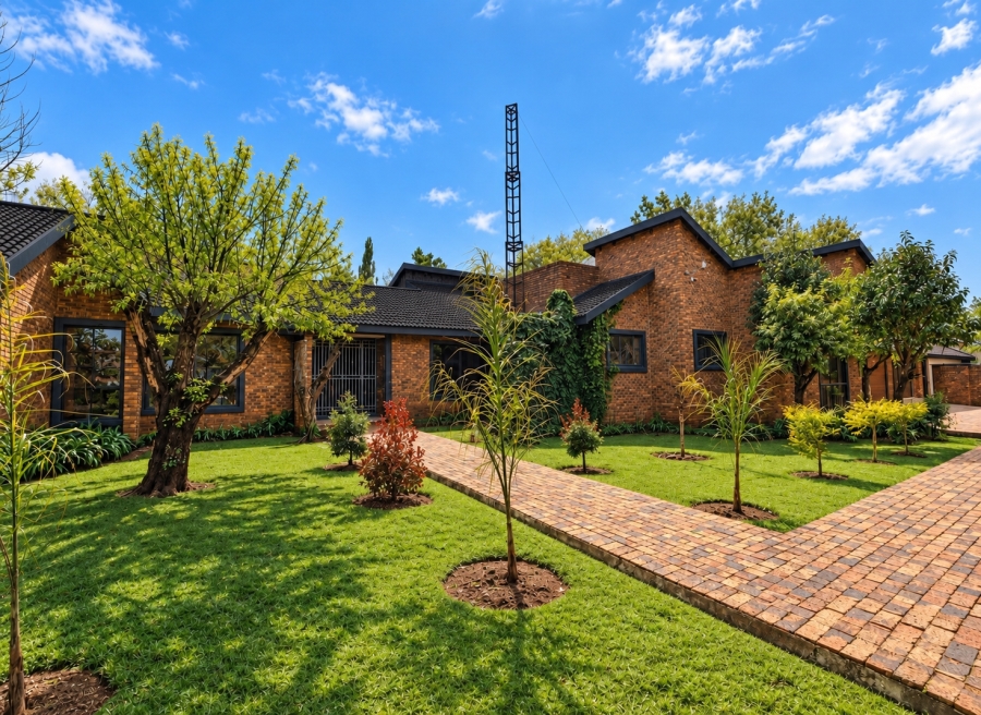4 Bedroom Property for Sale in Three Rivers Proper Gauteng