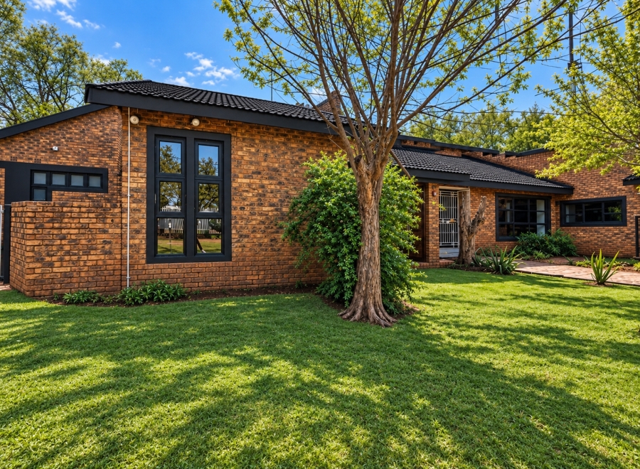 4 Bedroom Property for Sale in Three Rivers Proper Gauteng