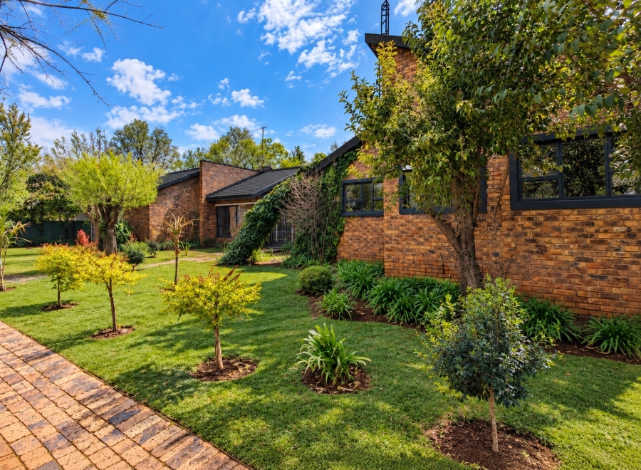 4 Bedroom Property for Sale in Three Rivers Proper Gauteng