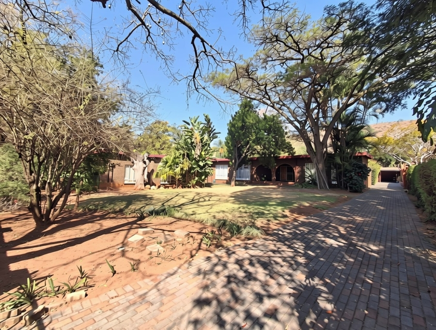 7 Bedroom Property for Sale in Florauna Gauteng
