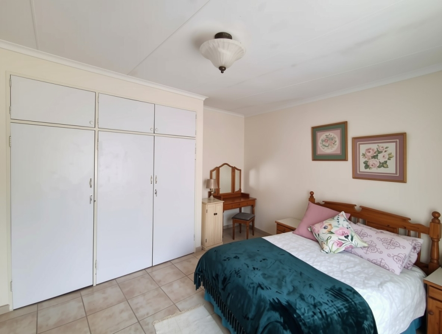 7 Bedroom Property for Sale in Florauna Gauteng