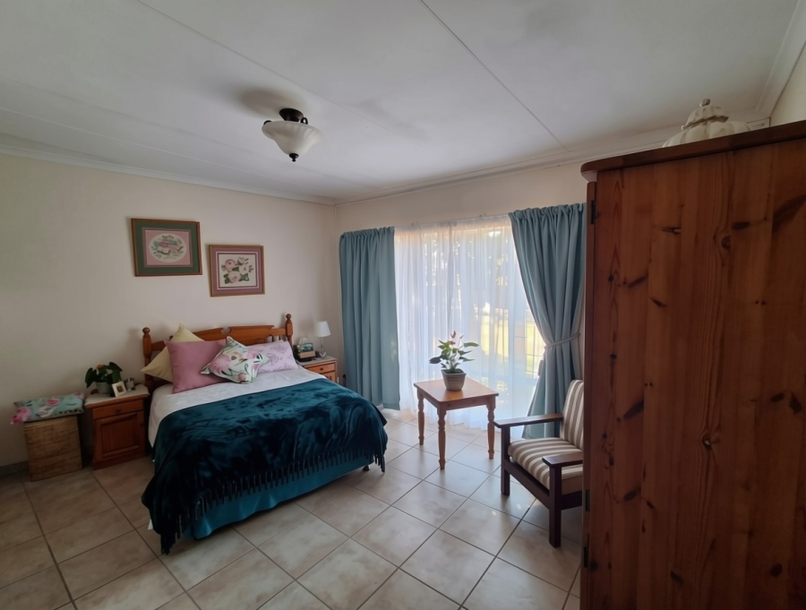 7 Bedroom Property for Sale in Florauna Gauteng