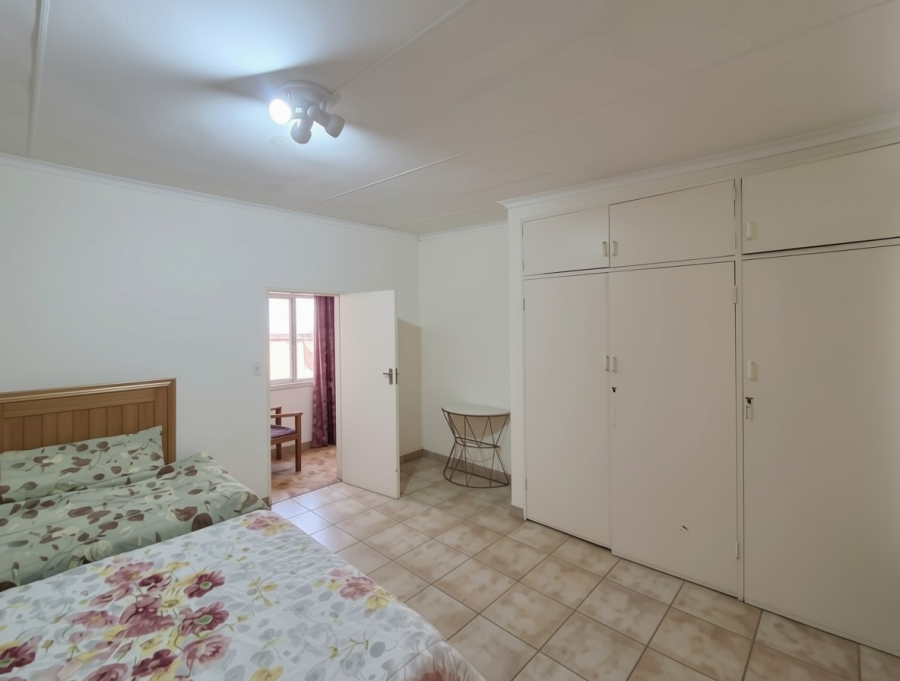 7 Bedroom Property for Sale in Florauna Gauteng