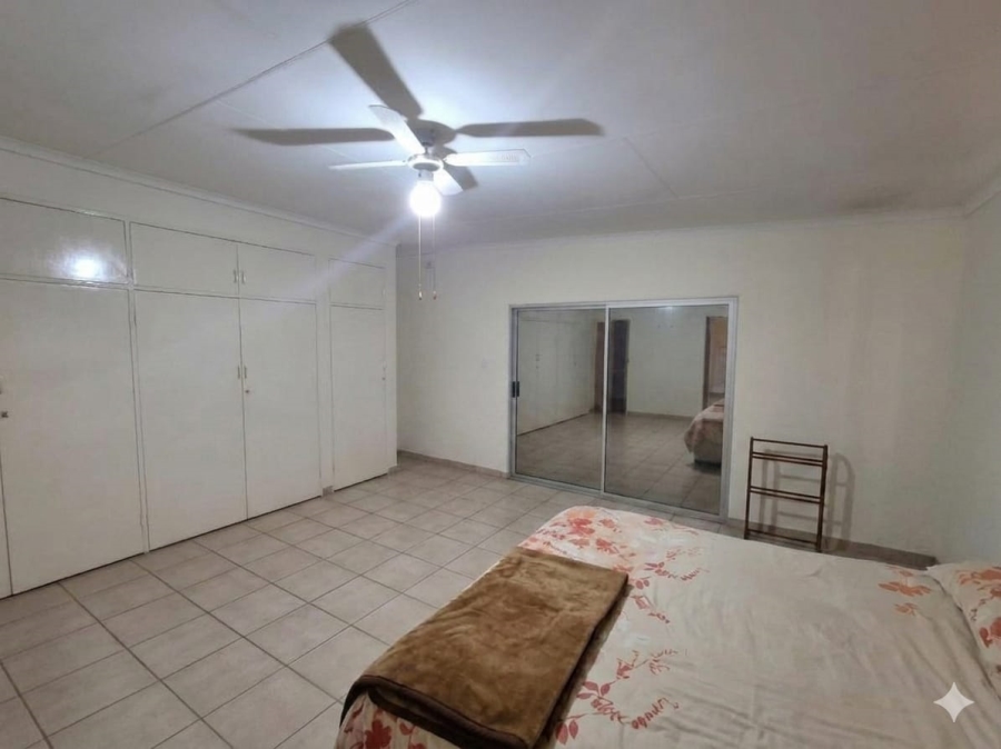 7 Bedroom Property for Sale in Florauna Gauteng