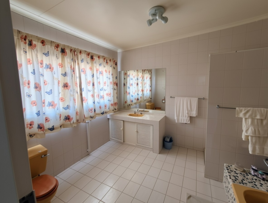 7 Bedroom Property for Sale in Florauna Gauteng