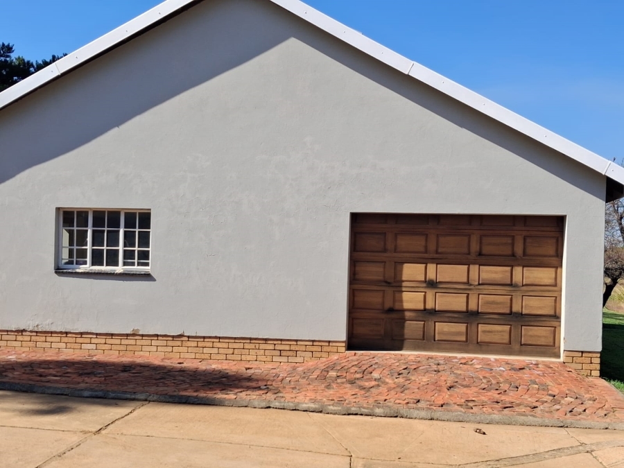3 Bedroom Property for Sale in Hornsoord A H Gauteng