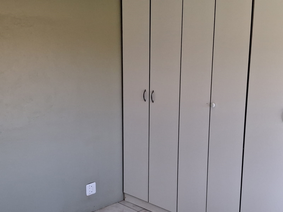 3 Bedroom Property for Sale in Hornsoord A H Gauteng