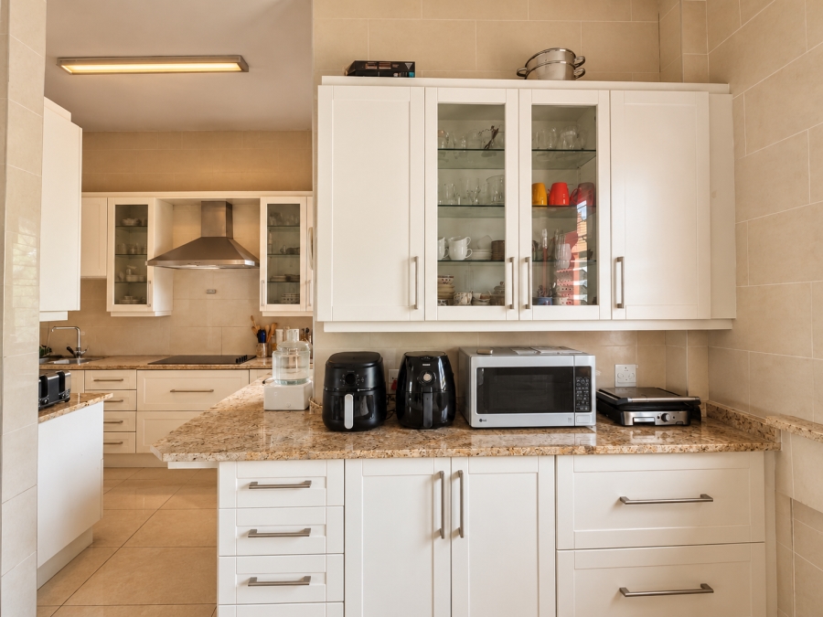 6 Bedroom Property for Sale in Three Rivers Gauteng