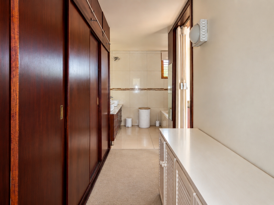 6 Bedroom Property for Sale in Three Rivers Gauteng