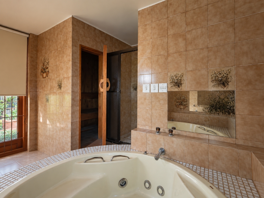 6 Bedroom Property for Sale in Three Rivers Gauteng