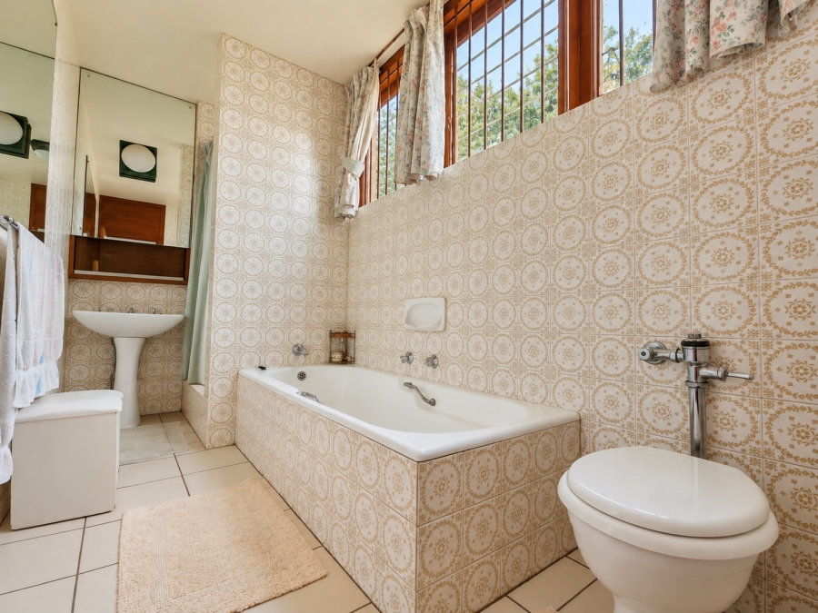6 Bedroom Property for Sale in Three Rivers Gauteng