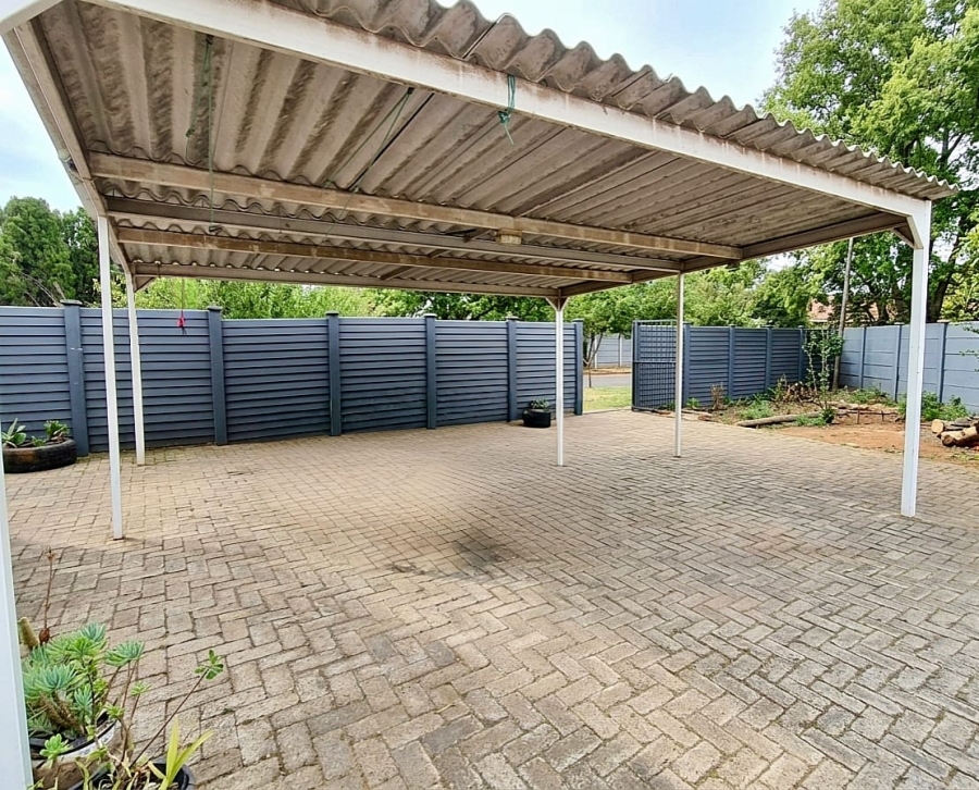 To Let 1 Bedroom Property for Rent in Three Rivers Gauteng